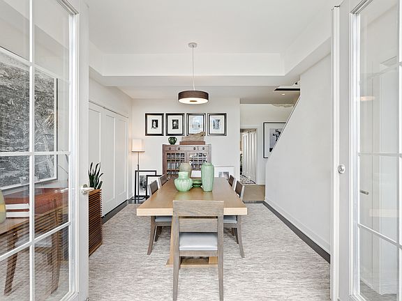 5th image of 944 Park Ave