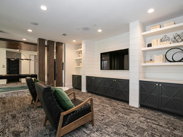 9123 Crescent Clover Dr — Photo 39