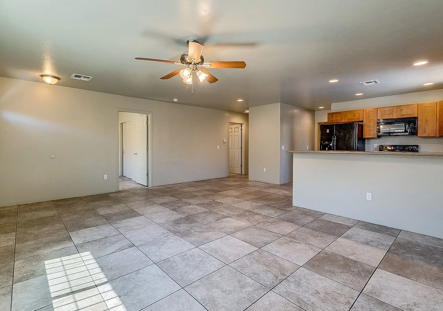 720 E. Lester St. — Photo 3