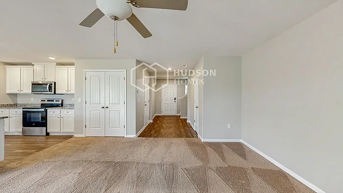 388 Aubrey Woods Dr — Photo 7