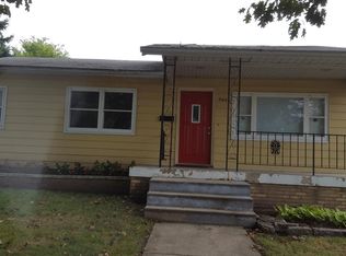 466 S State St, Aurora, IL 60505