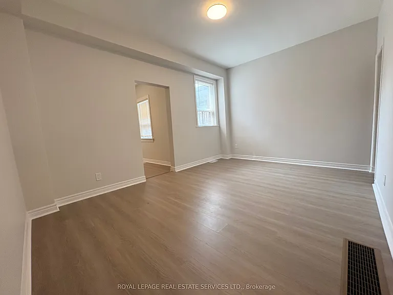 5 Henderson Ave — Photo 4