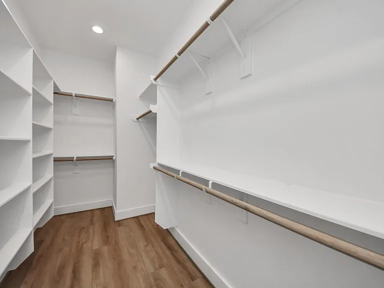 505 Middle St — Photo 29