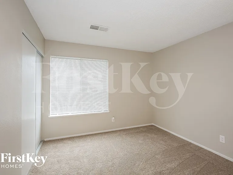 6533 Chilton Ct — Photo 11