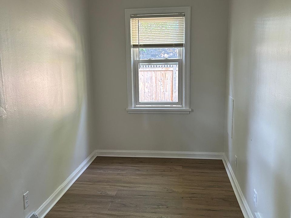 1st image of 123 E College Ave