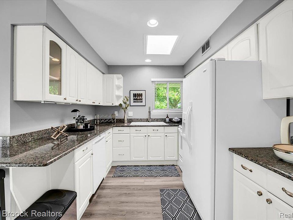 5229x Simpson Lake Rd, photo 15