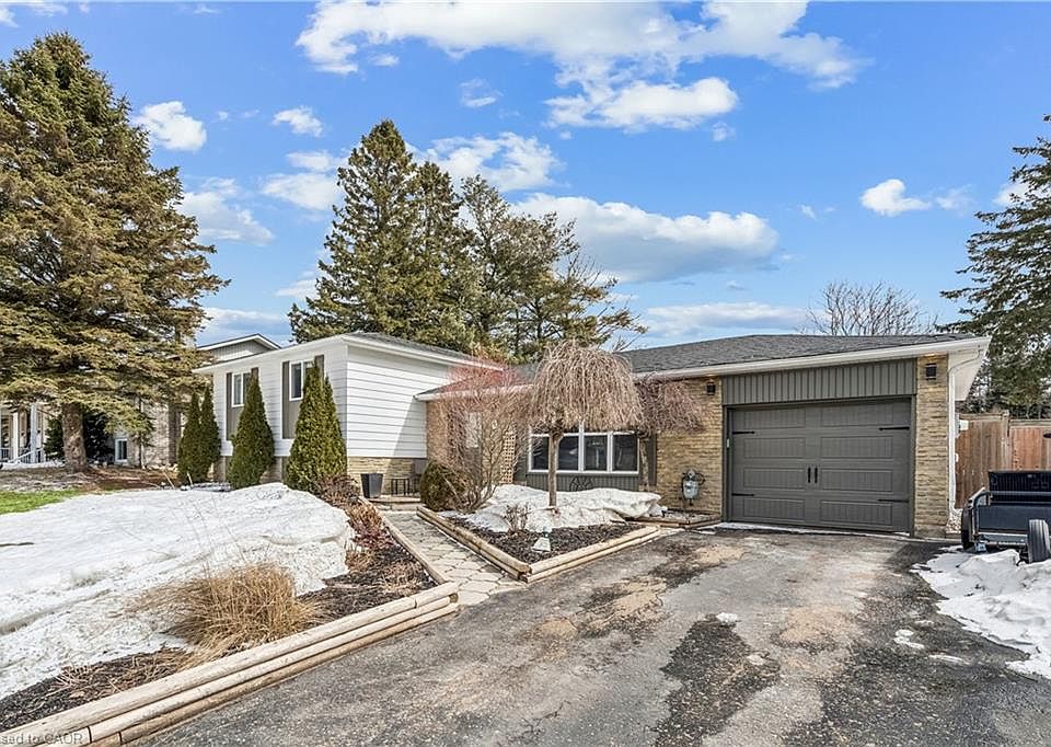 1st image of 35 Douglas Cres