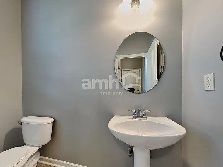2400 Ancient Oak Ln — Photo 13