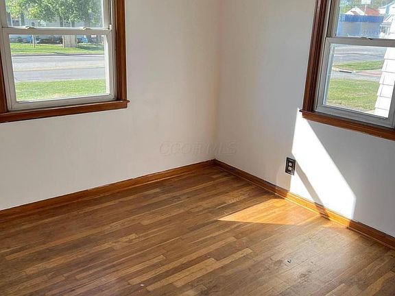5th image of 707 W Fair Ave