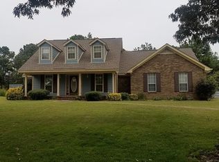 1509 White Cloud Dr, Deatsville, AL 36022