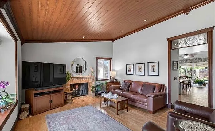 3243 Saratoga St — Photo 4