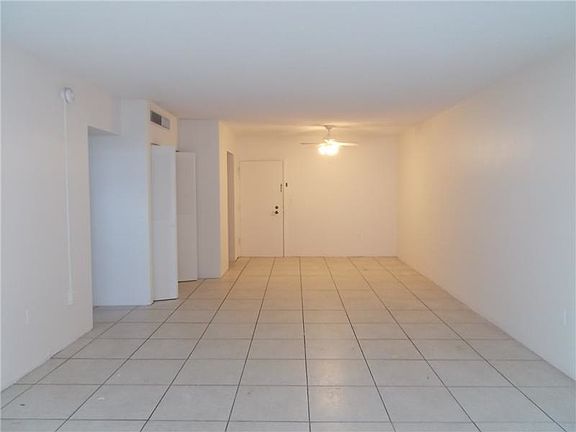 2nd image of 800 West Ave APT 936