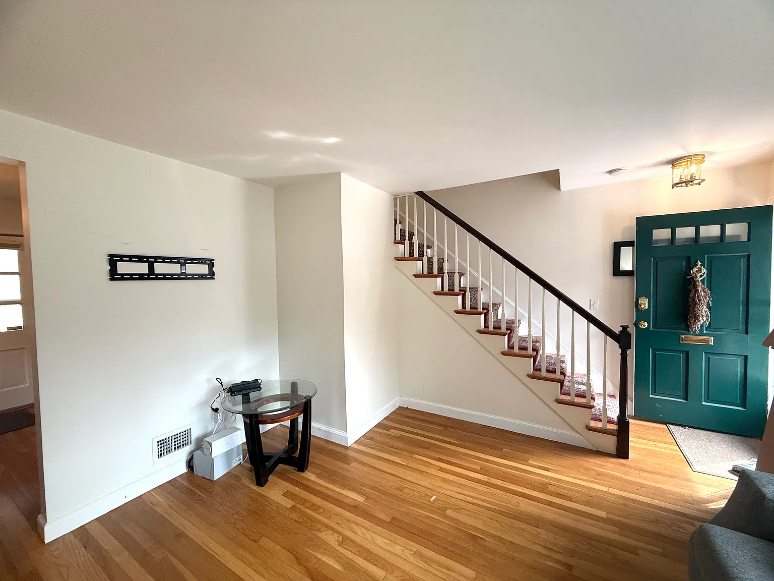 2 bed, 1.5 bath, 1464 sqft, $3,900 — Photo 3