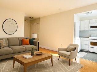 485 Huron St #302, Toronto, ON M5R 2R5