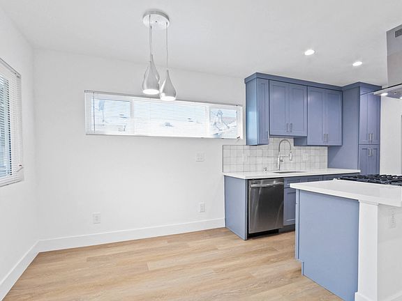 4th image of 1118 11th St APT 8
