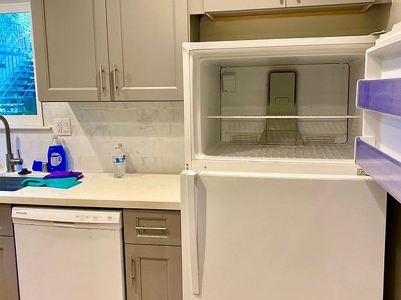 3rd image of 3808 Moorpark Ave #1