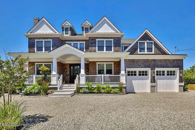 6 bed, 5.5 bath, 4549 sqft, $18,950 — Photo 4
