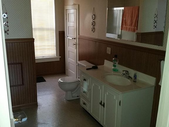4th image of 311 Park St