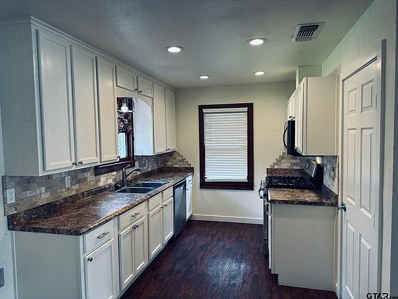 2nd image of 512 W Main St