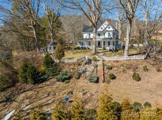 224 Love Ln, Waynesville, NC 28786