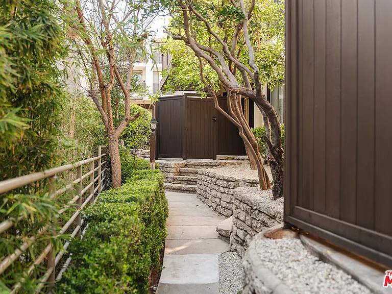 1147 Horn Ave #5 — Photo 8