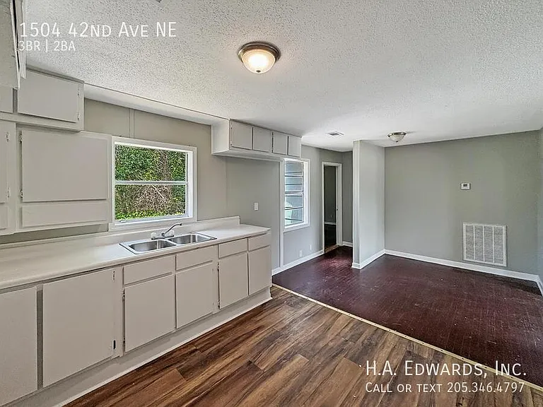 1504 42nd Ave NE — Photo 9