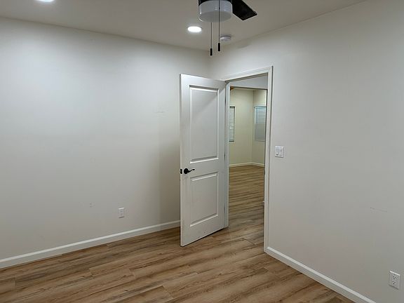 2nd image of 5740 Fountain Ave #5740