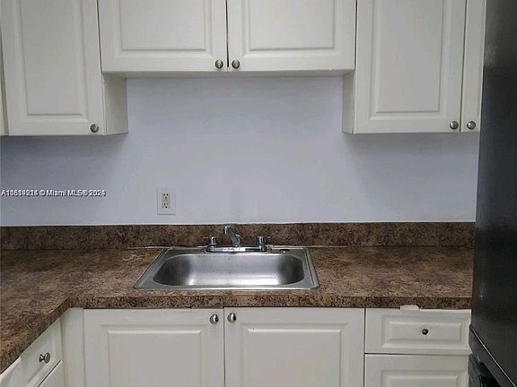 4th image of 13700 NE 6th Ave APT 309
