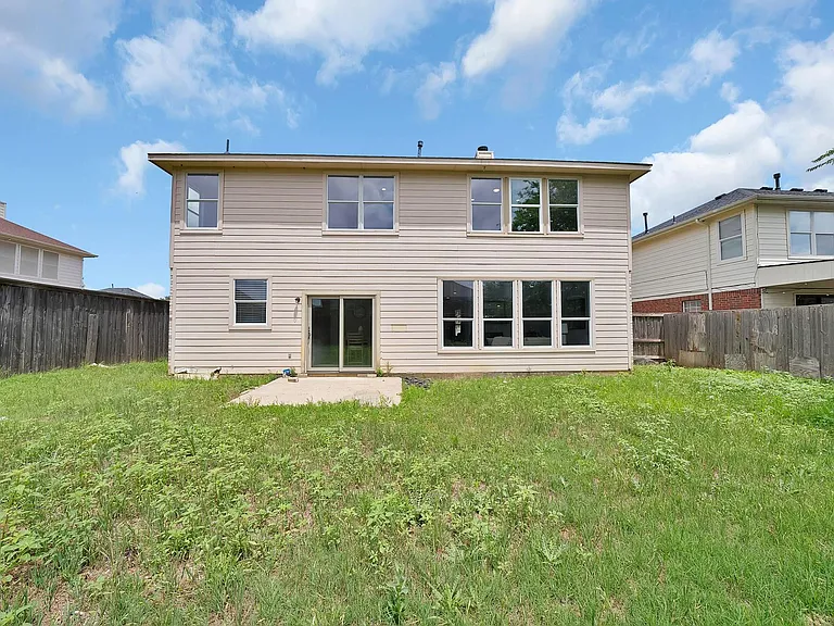 137 Heritage Dr — Photo 35