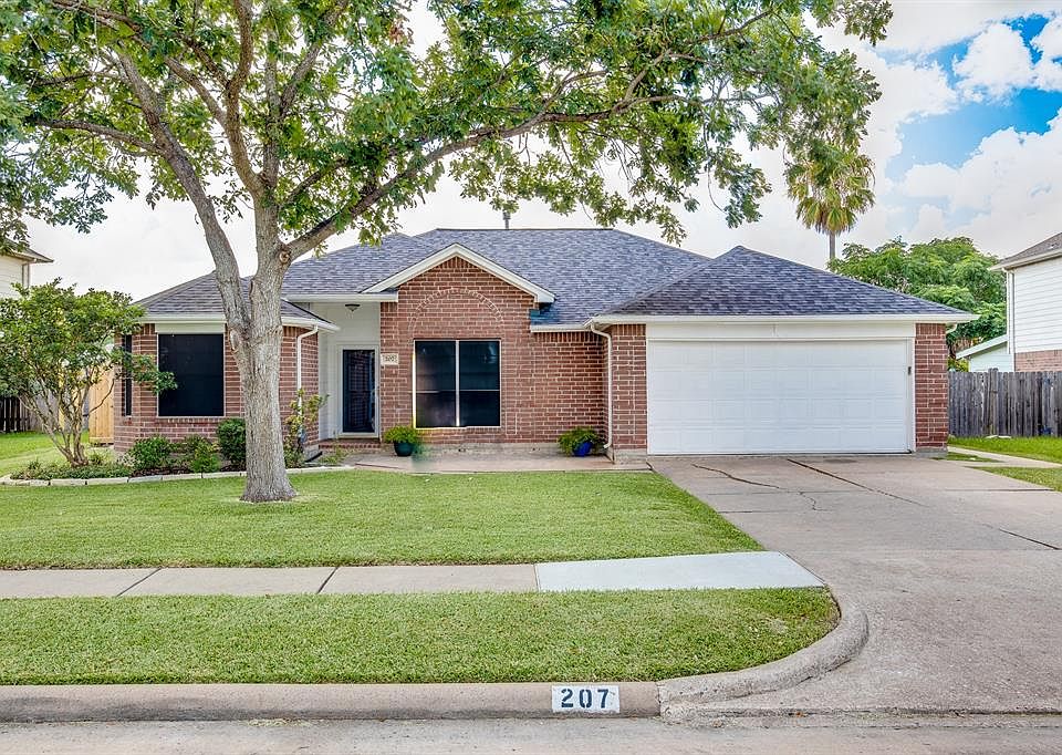 1st image of 207 Savannah Moss Dr