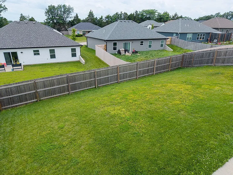 5502 Geyser Blvd — Photo 4