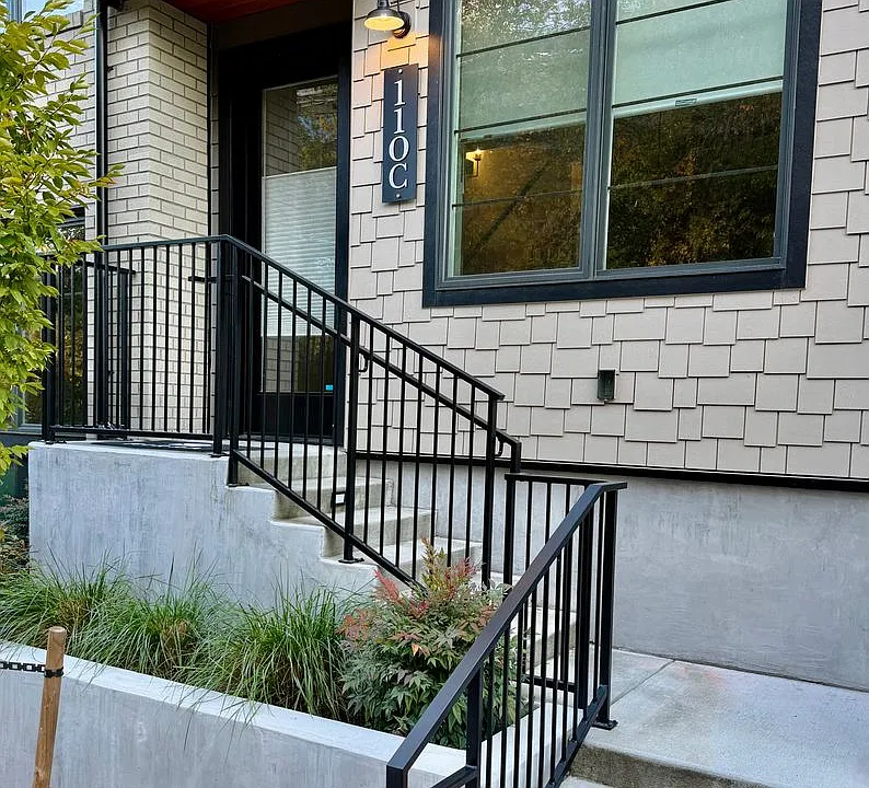 110 C 2nd St S