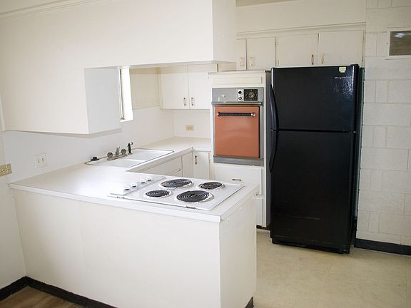 4th image of 1385 Benton St #5