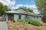 Briarwood Dr-S0107-005.jpg