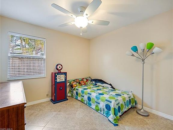 4th image of 855 Hofstra Dr