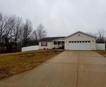 950 W Maple St, Nashville, IL, 62263
