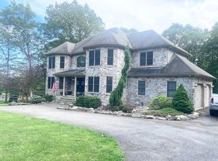 5132 Pocono Park Ln, Swiftwater, PA 18370