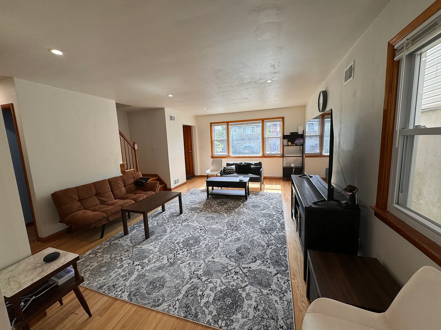 3 bed, 1.5 bath, 1600 sqft, $4,150 — Photo 3