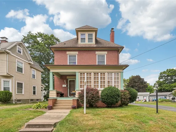 327 State St, Grove City, PA 16127