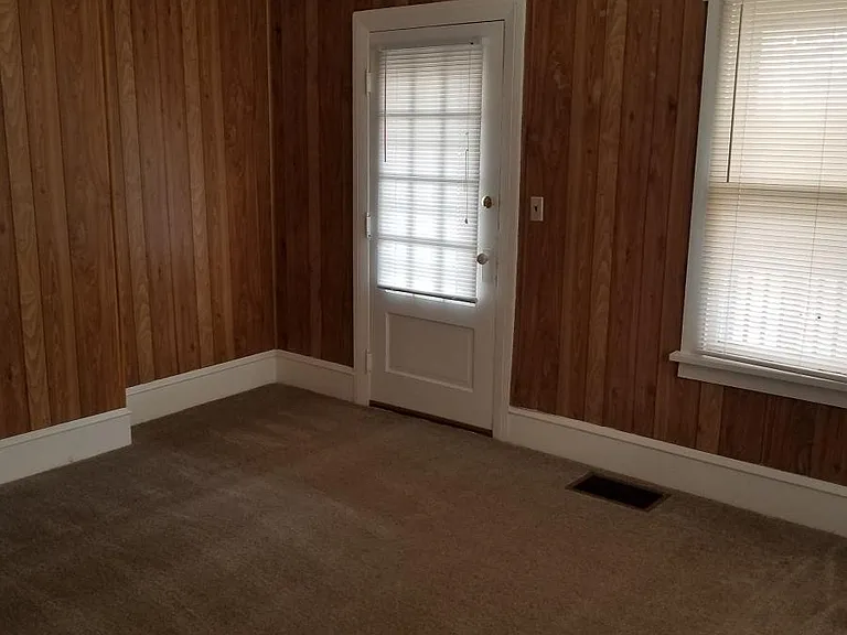114 Central Ave — Photo 4