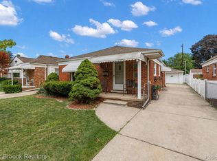 15812 Hanover Ave, Allen Park, MI 48101