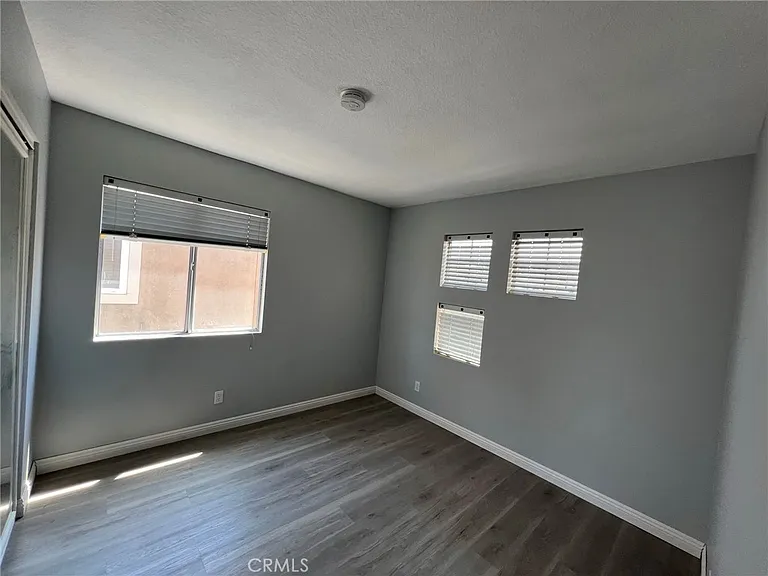 543 S Eveningsong Ln — Photo 27
