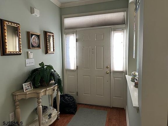 4th image of 110 Dover Ct Unit 110