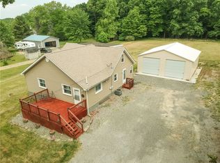 721 Twin Oaks Dr, New Castle, PA 16101