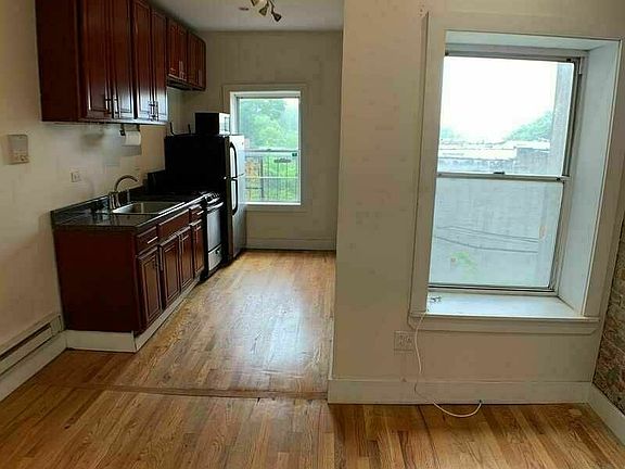 2nd image of 421 Rogers Ave #Cc3