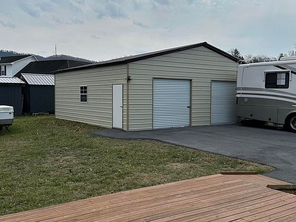 5th image of 1012 Mountain View Rd