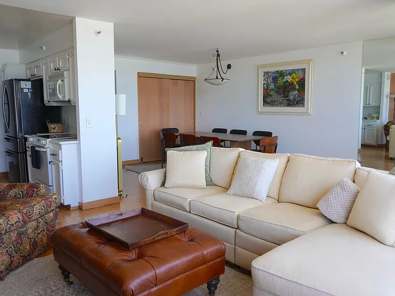 1820 Avenida Del Mundo #808 — Photo 2