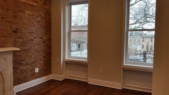 Rented by Elite NY Holdings | media 20