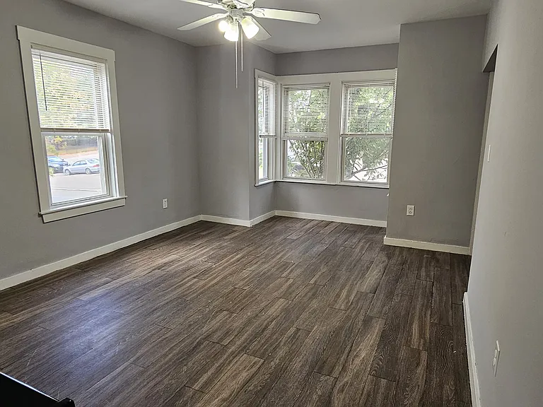 129 Green St — Photo 7