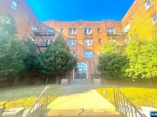 433 Lincoln Ave, Orange, NJ 07050